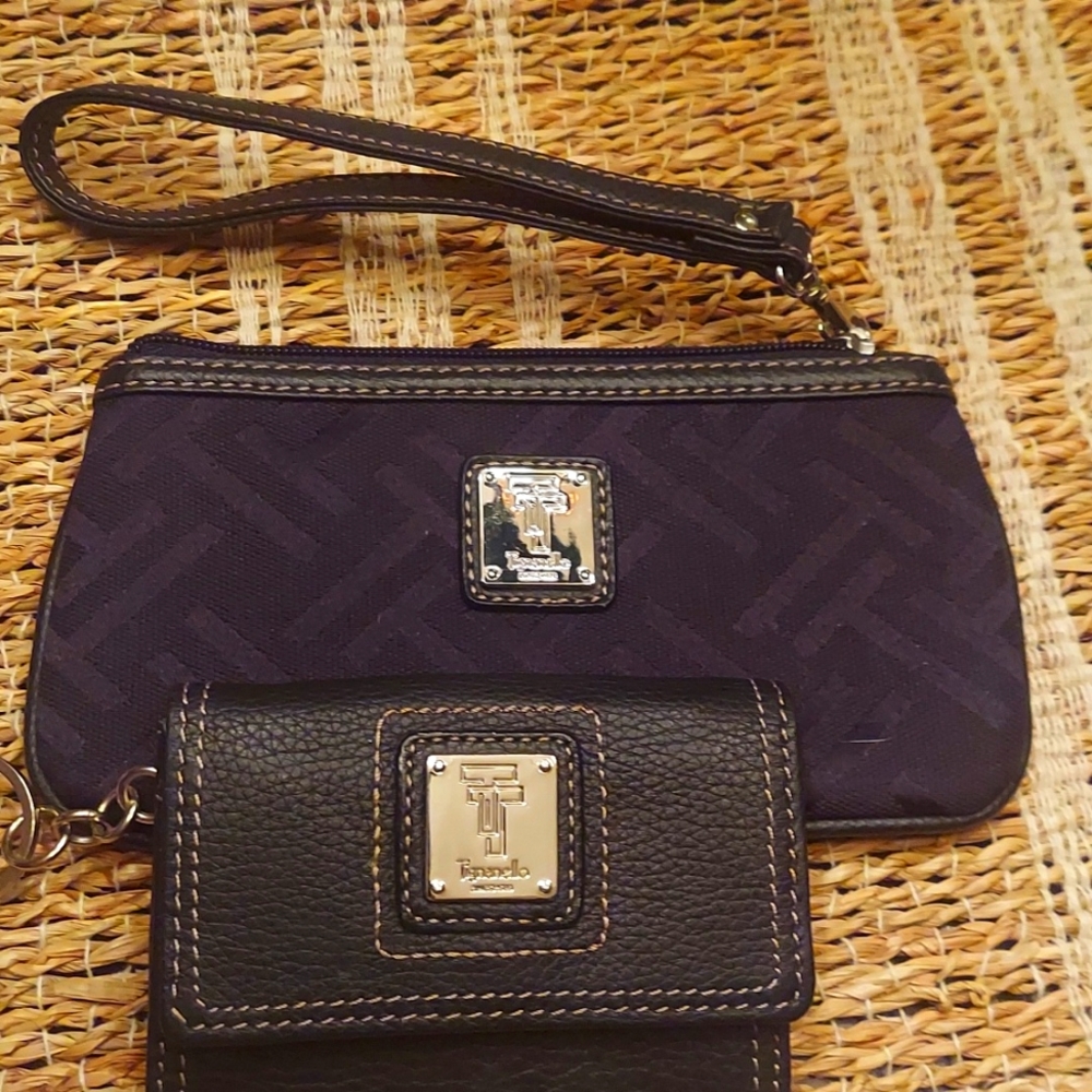 Tignanello wallet and wristlet black